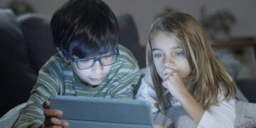 foto: aturan medsos bagi anak (hindustan times)