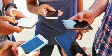 foto: cara mengatasi hp tak bersuara (yougov)